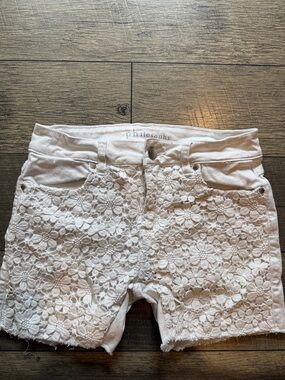 Philosophy White Floral Crochet Lace Jean Shorts